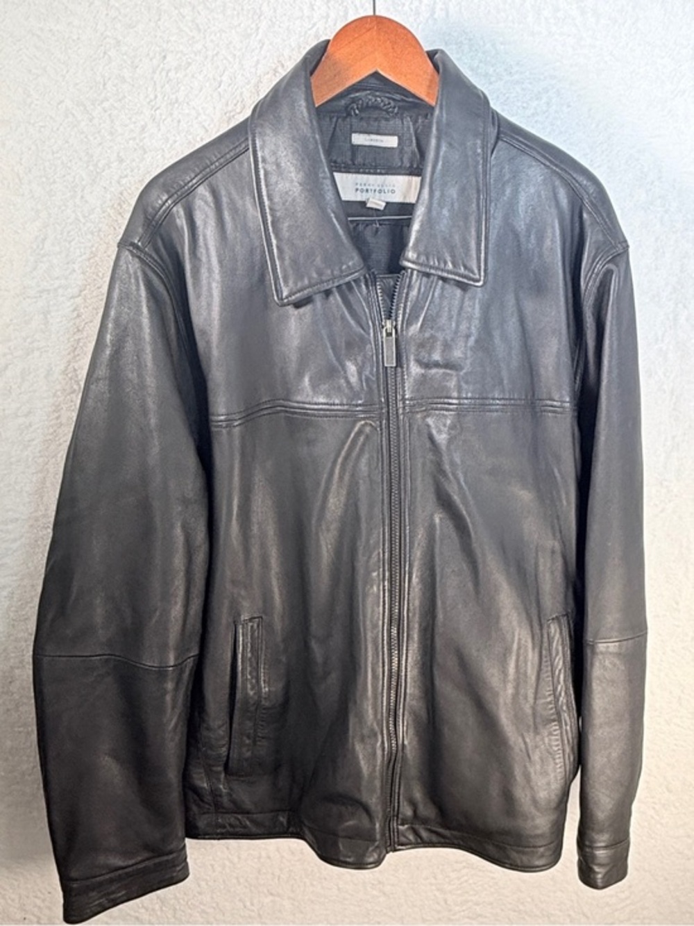 Perry Ellis Portfolio Men’s XXL Black Lambskin Leather Jacket front zip
